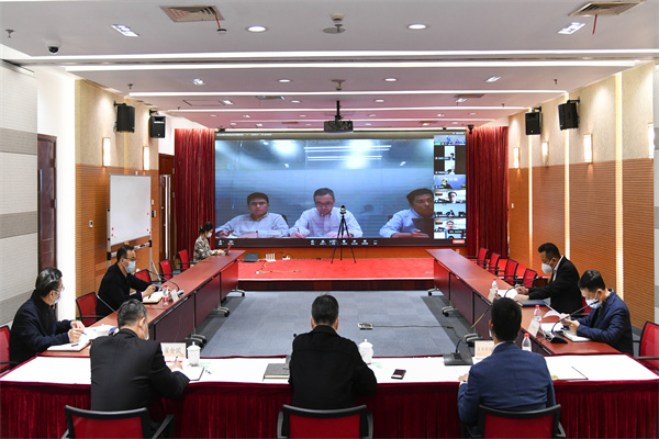 区政府促进阿里巴巴上海金山飞天园区复工复产