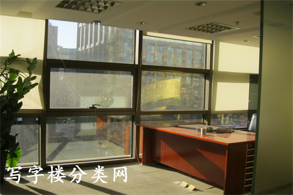 昆泰国际大厦（昆泰国际中心）室内对着窗户