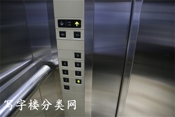 京广中心商务楼（配楼）