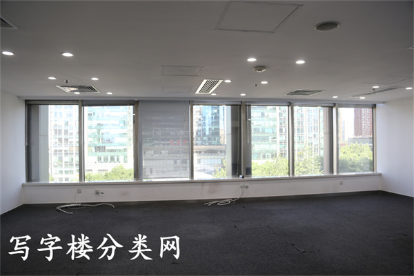 京广中心商务楼（配楼）