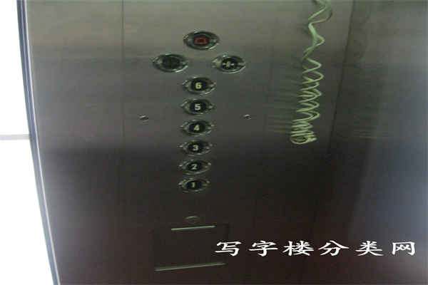电梯