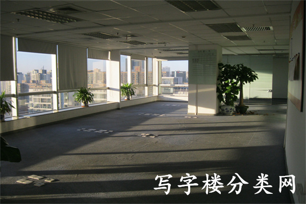 2013年11月18日拍摄的A座2205室内1