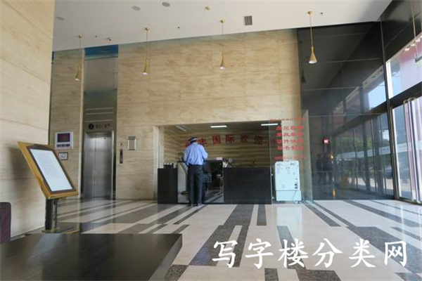 调整大小 大堂