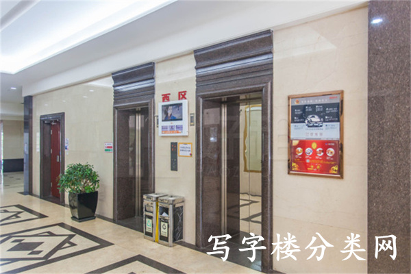 巨石大厦