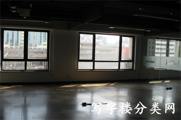 巨石大厦