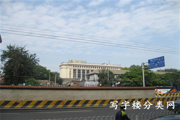 华富商贸大厦