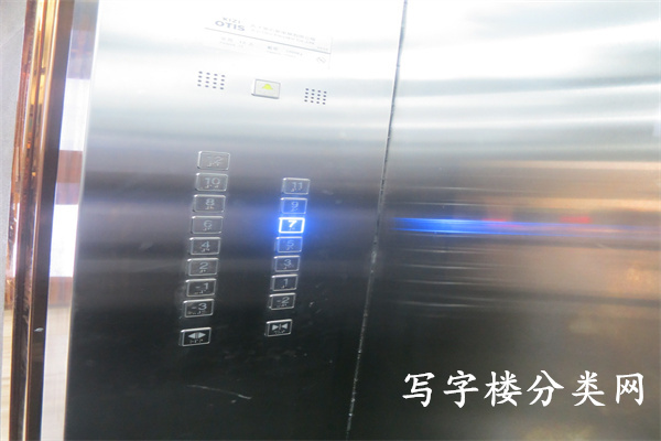 旋转 电梯