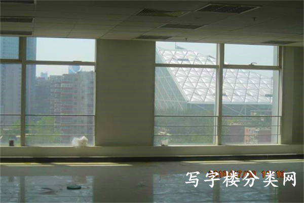 内间能看见侨福