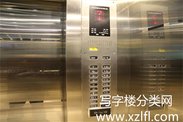 教文大酒店电梯2017年5月拍摄