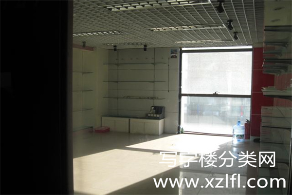 内间空方正