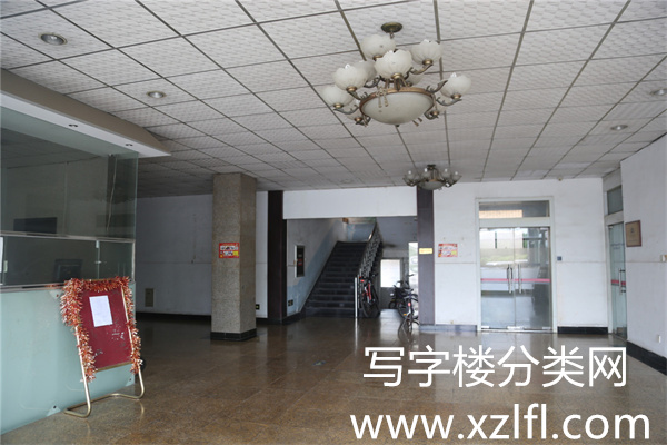 京物大厦一层大堂景色