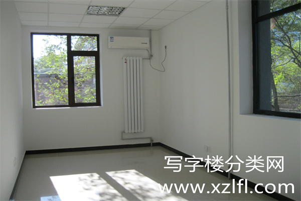 某间约20平米