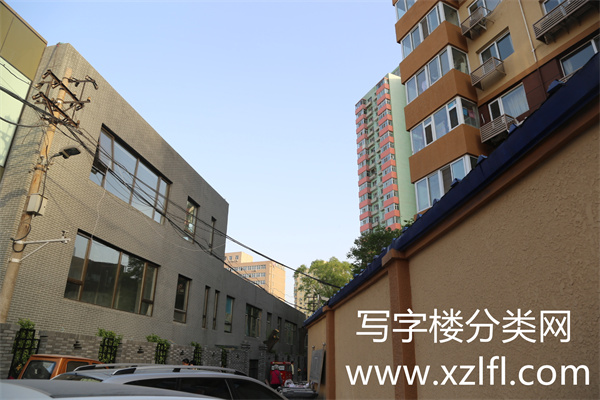 东外斜街56号