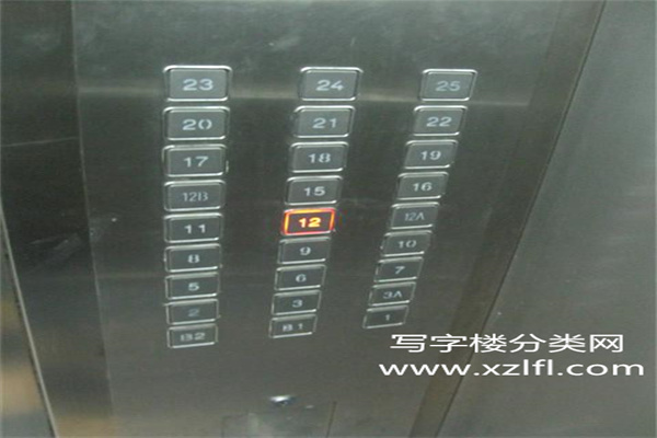 电梯