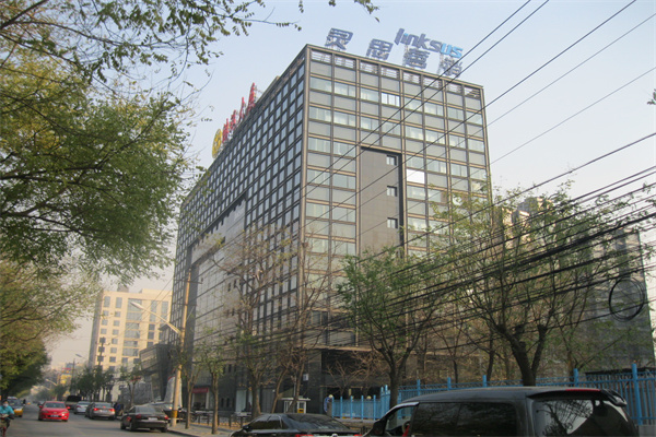 鸿运大厦（新华联丽港1号楼）【客服安保物业物业电话：010-64368385  程文君：13381288830】