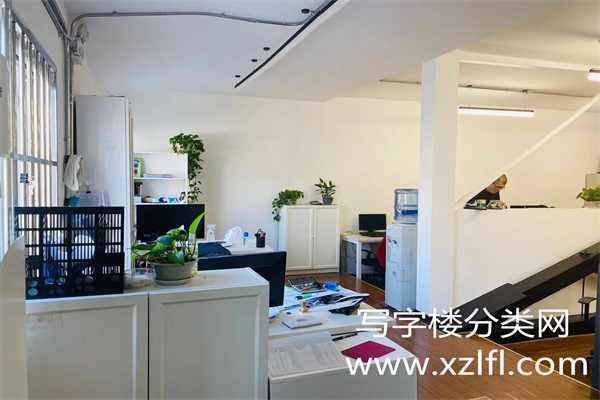 嘉诚有树东四