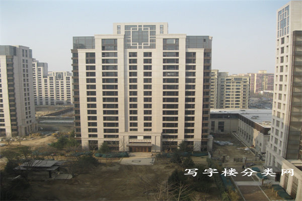 保利东方中心【物业客服、开发商电话010-63838888，010-51393999，号码无效20131030。孟先生13552849668、010-56010822。20131030说不卖】