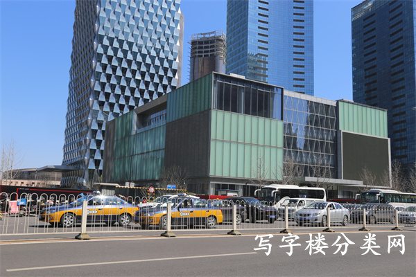 绿地中心B座