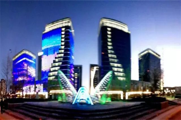 北京信息科技大厦【租售、物业客服电话：010-68869861，010-68772288，一层商铺玻璃门上有出租电话：陈先生：13301033419、赵先生：13911599661，】