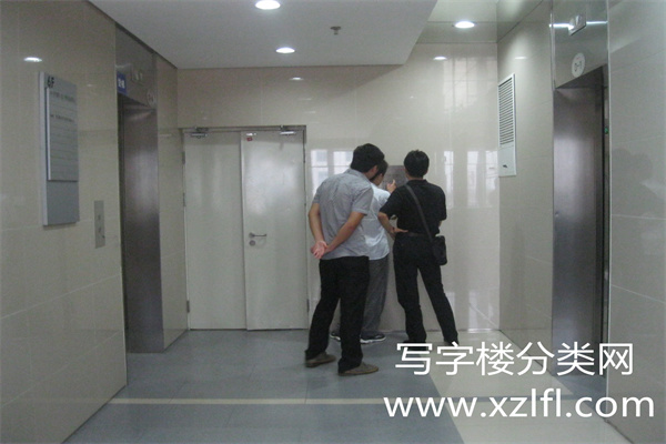 万达D座电梯间 (2)