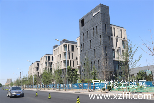 BDA名企七栋售楼处电话外景1