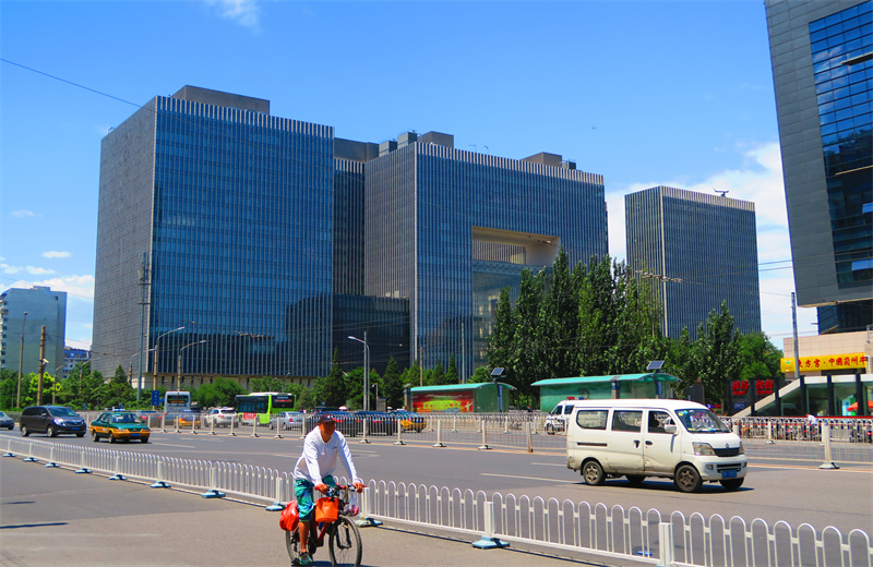 最新世界500强企业前10名中，中国公司有3家