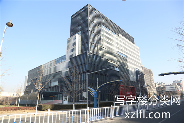 顺鑫寰宇中心【开发商租售电话、物业客服总机联系电话010-69469966、业务员：李晓萌：15801662580，杨华东：15801525767】