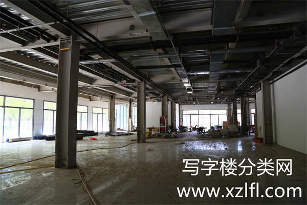 中林大厦一层挑高4