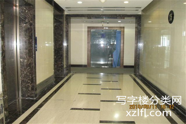 豪景大厦电梯间