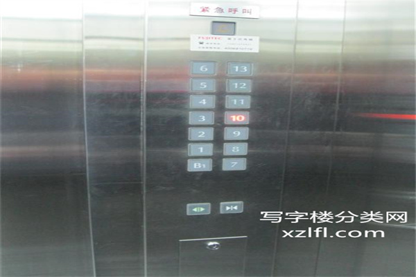 电梯