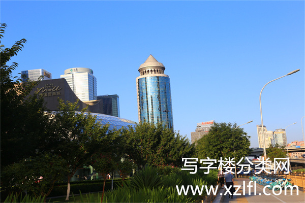 中服大厦，上海浦东发展银行北京建国路支行位于1层
