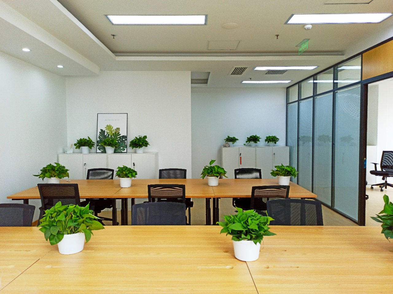 大望路——东方梅地亚，精装修带家具，领包入住