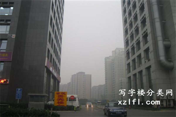 首钢国际大厦雾霾中的照片