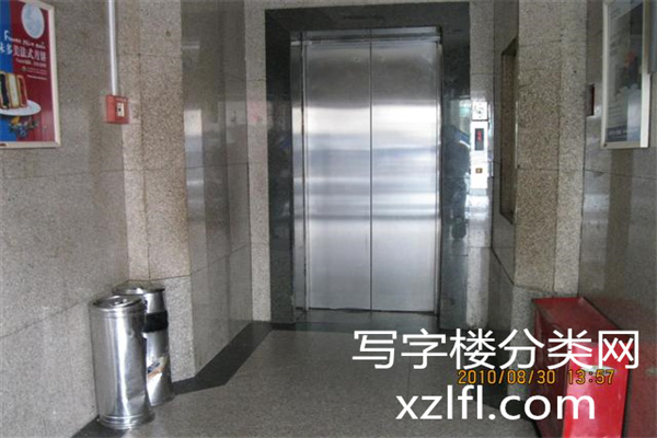 育新大厦电梯间_副本