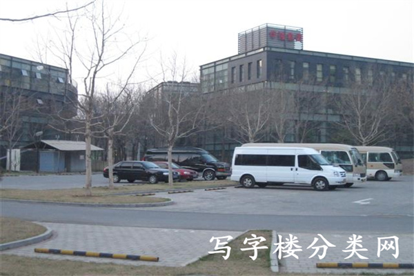 非中心（中弘国际商务花园）院内