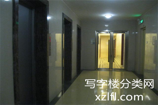 白云时代大厦电梯间