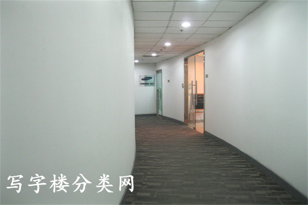 招商局大厦办公区域走廊扇形结构