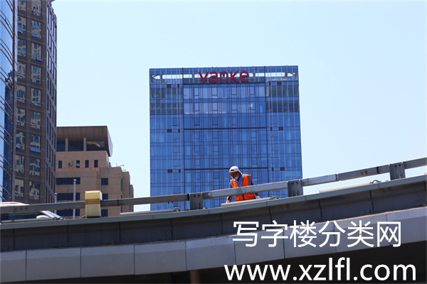 万科大都会租金贵吗？不贵，在建外SOHOAB座对面（东面）