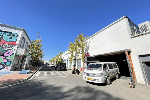 News Art park新闻艺术公园，招商电话：租赁部联系人：王璐17777808910（同微信）