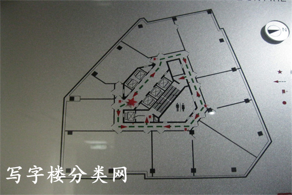 A座平面图在北，最北面一栋楼