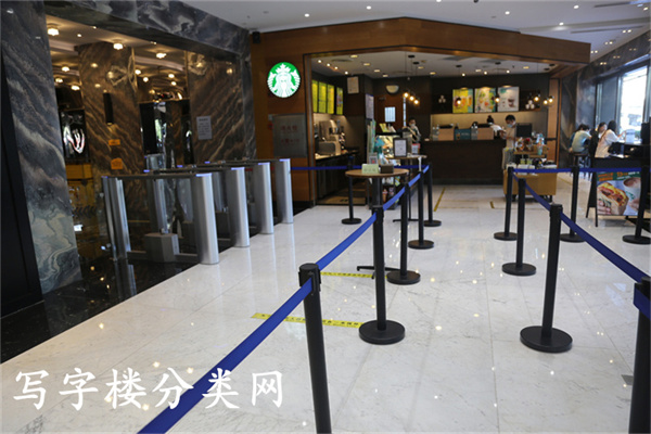 京广商务楼，坐10号线6号线，D口出来就是这个大厦