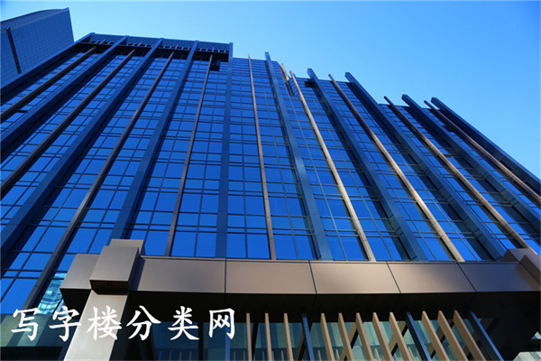 京广商务楼，坐10号线6号线，D口出来就是这个大厦