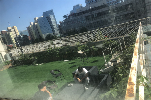 国贸区域，万达广场附近，楼盘中国第一商城24小时提供空调