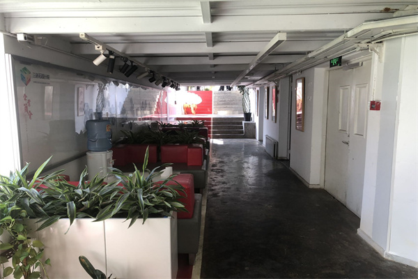 国贸区域，万达广场附近，楼盘中国第一商城24小时提供空调