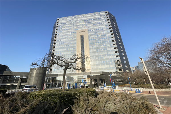 北京发展大厦整栋项目产权发生了转移，2022年岁末的大宗交易。