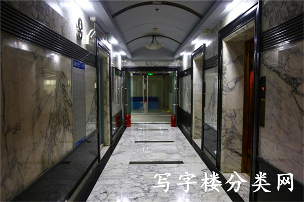 北京写字楼，第一上海中心，位居蓝色港湾商业街的东北方位电梯厅图片