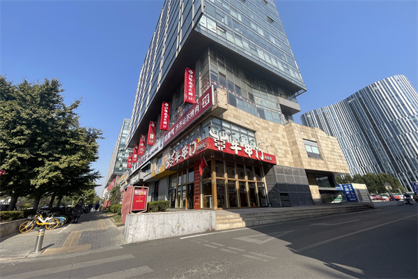 中国红街美林大厦一层商铺原奢品店铺