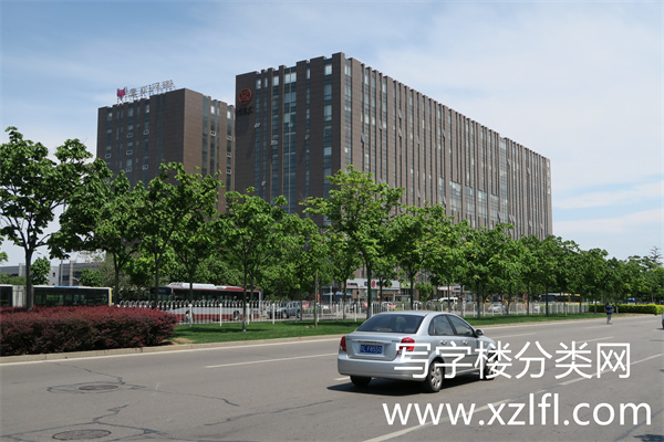 北京市首个数据权益巡回审判庭，位于隆盛大厦。