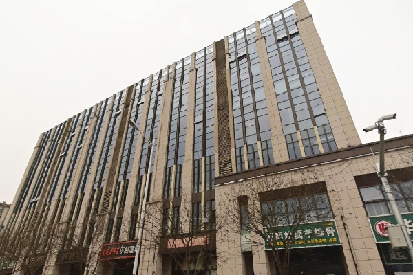 三个文创大厦：高碑店的文创大厦、长阳镇的文创大厦、十里河的东方文创大厦。