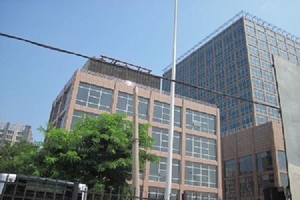 华恩大厦15层到16层，连层3000㎡。